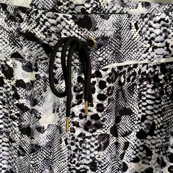 Skinnygirl Women's Plus Size Snake Print Joggers Pants With Pockets 2X NEW - Picture 5 of 11